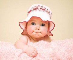 Причины, почему у ребенка может пахнуть под мышками и что делать