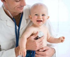 Почему потеет нос у ребенка и как лечить